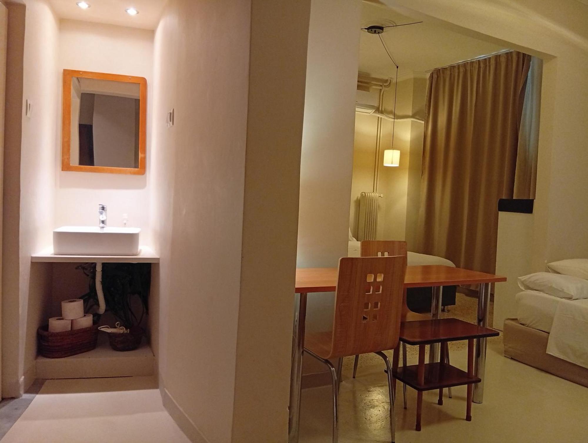 Filopappou Decent Apartment Athens Luaran gambar